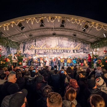 Weihnachtsbühne Hanauer Weihnachtsmarkt Hanau Marketing Gmbh David Seeger