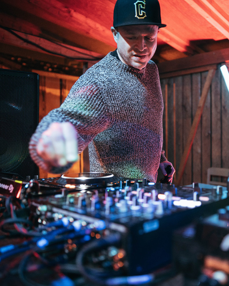 DJ Wirtschaft Im Hof