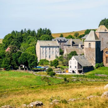 Jakobusweg - Aubrac Adobestock 1037140471 Klein