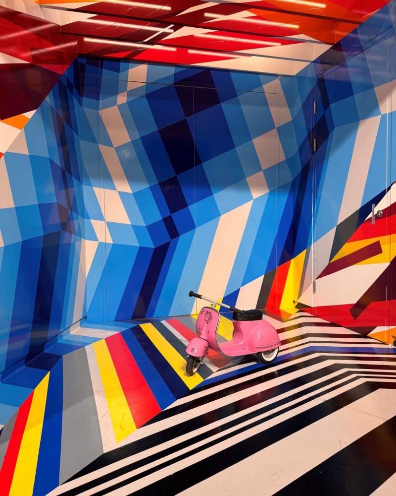 Stadthof Tape Art